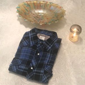 Wrangler Flannel Long Sleeve Button Down